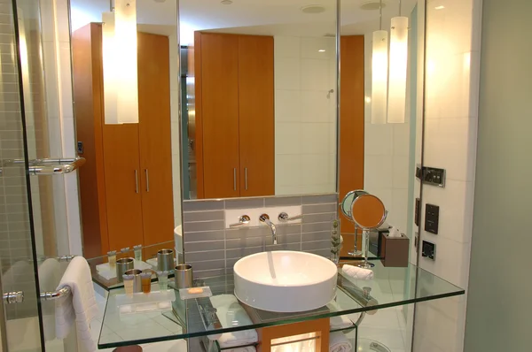 Modern hotel bathroom — Stock Photo, Image