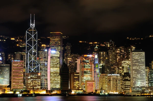 Νυχτερινό πλάνο του Χονγκ Κονγκ αστικό τοπίο — Φωτογραφία Αρχείου