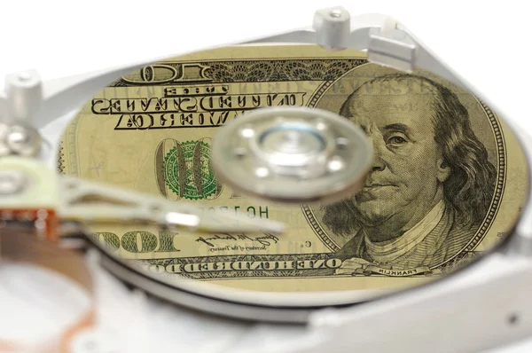 Unidad de disco duro con reflejo de dinero de EE.UU. — Foto de Stock