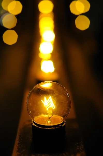 Fila de lâmpadas — Fotografia de Stock