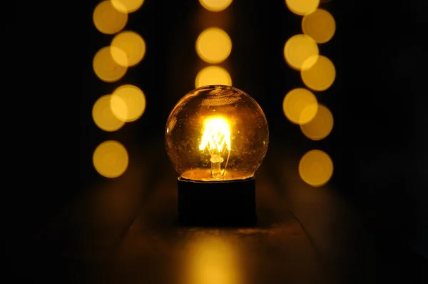 发光的灯泡 — 图库照片