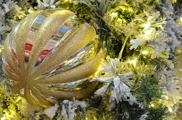 Рождественские украшения и свет — стоковое фото