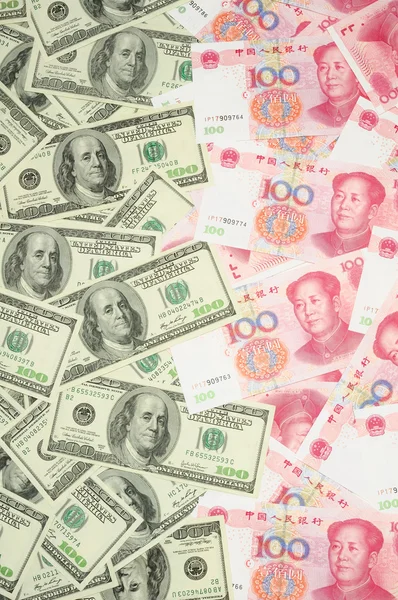 Доллар США против юаня Китая — стоковое фото