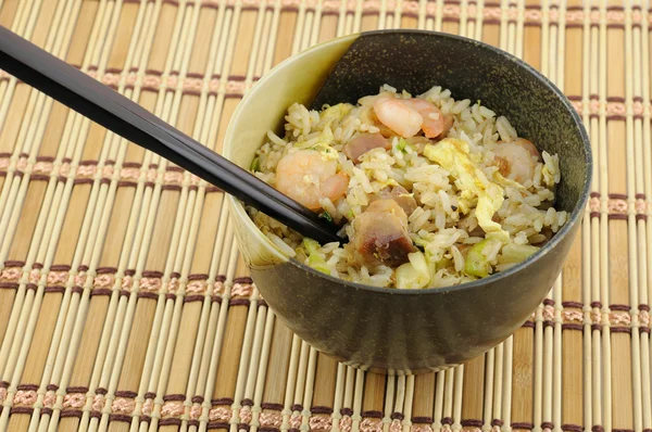 Tál sült rizs — Stock Fotó