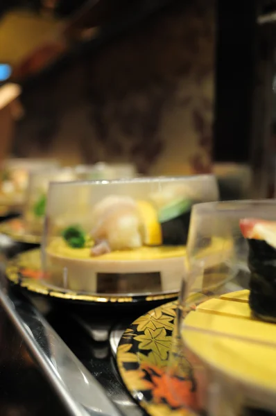 Förderband-Sushi — Stockfoto