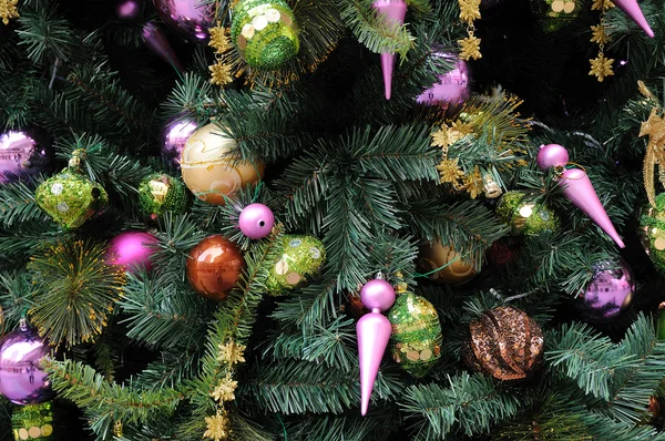 树上的圣诞装饰品 — 图库照片