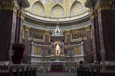 St. Stephen's Basilica, altar clipart