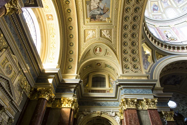 St. Stephen's Basilica, indoor shot — Stock Photo, Image