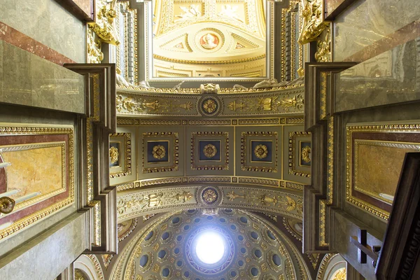 St. stephen's Basiliek, plafond — Stockfoto