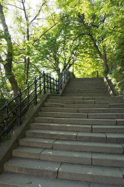 Escaleras en el parque, budapest — Foto de Stock