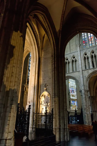 内部的圣迈克尔和圣古都勒主教座大教堂，布鲁塞尔 — 图库照片