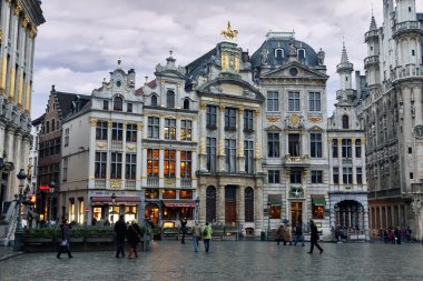 grand place, brussels, süslü binalar