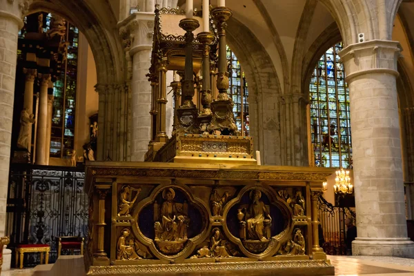 Interiören i st. michael och st. gudula katedralen, Bryssel — Stockfoto