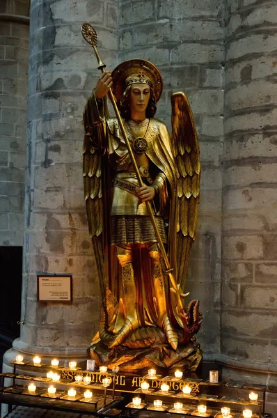 Statue in the Interior of St. Michael and St. Gudula Cathedral — Stock Photo, Image