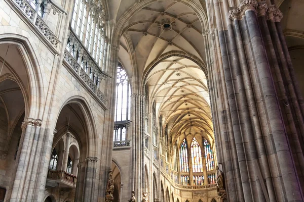 Innenraum der Kathedrale des Heiligen Vitus — Stockfoto