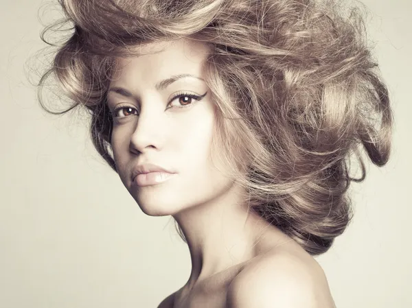 Belle femme aux cheveux magnifiques Photos De Stock Libres De Droits