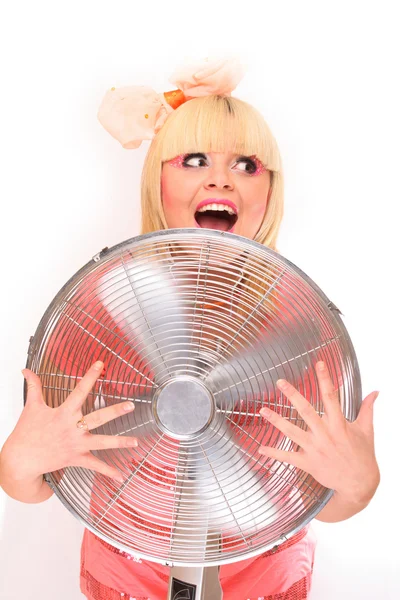 Meisje met huis ventilator — Stockfoto