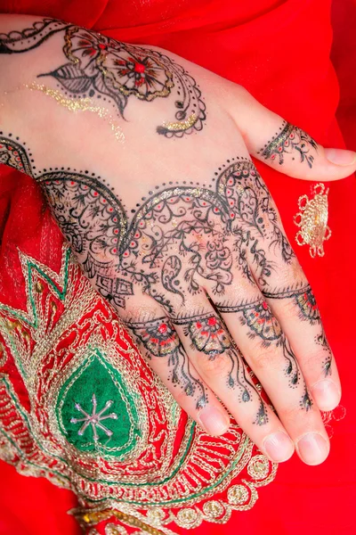 Hand with traditional indian ornament — Stock Photo, Image
