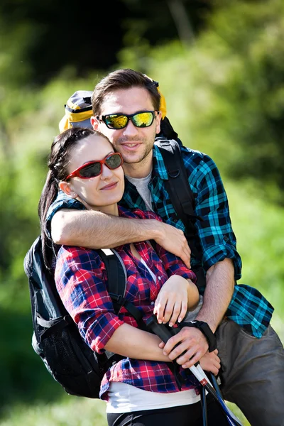Hiking couple — Stock Photo, Image
