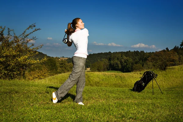 Spela golf — Stockfoto