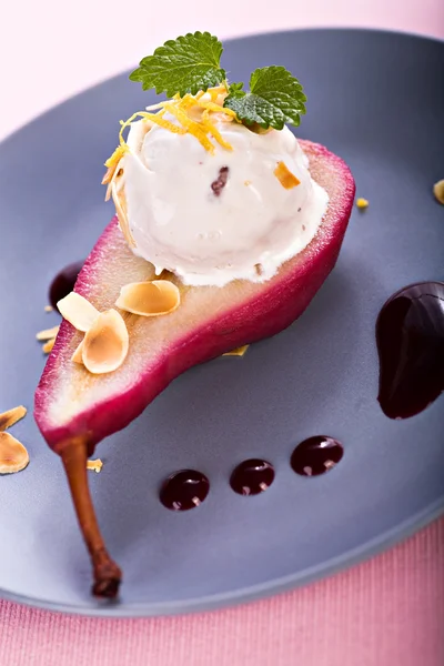 Pear dessert — Stock Photo, Image