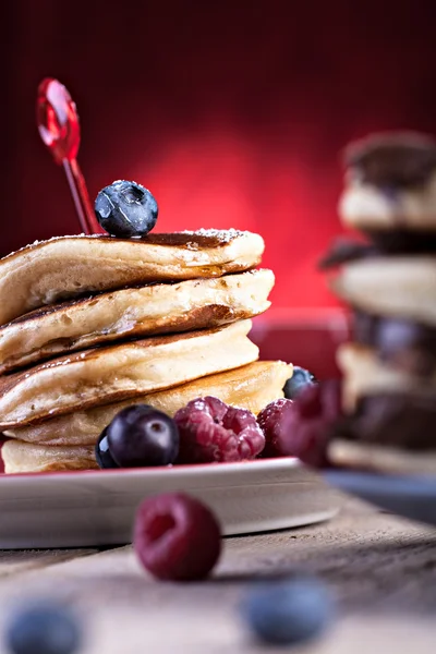 Ahududu ile Pancakes — Stok fotoğraf