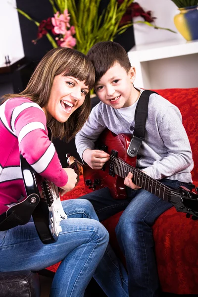 Öğrenmek guitar play — Stok fotoğraf