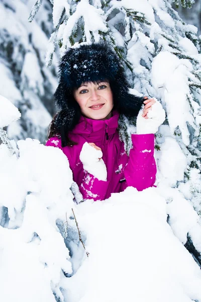 Retrato de inverno de uma mulher — Fotografia de Stock