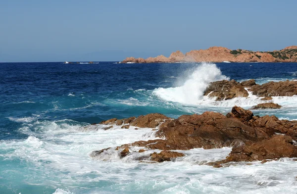 Rocks and waves — Stock Photo, Image