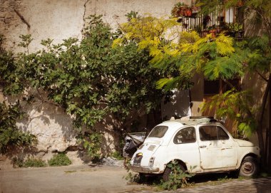 Abandoned car antique clipart