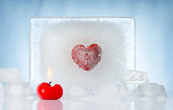 Coração e gelo — Fotografia de Stock