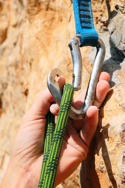 A climbers rope and quick-draws — Stock Photo, Image