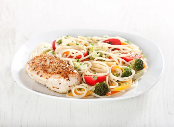 stock image Pasta and chicken breast