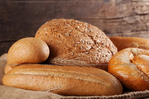 Разнообразие хлеба — стоковое фото