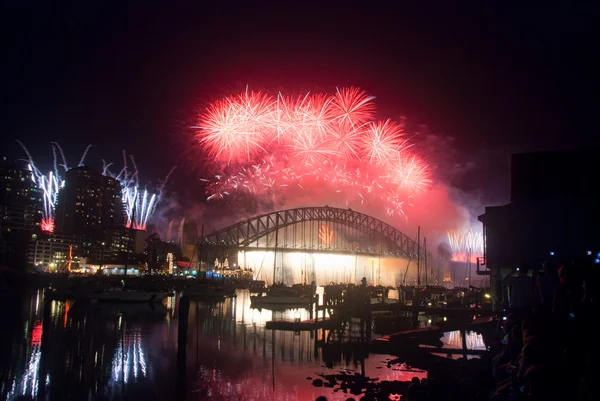 悉尼港的新年前夕奈烟花 — 图库照片
