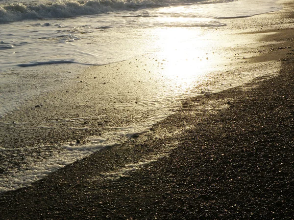 Отражение солнца на закате на море — стоковое фото