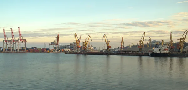 Cranes and containers at a port — Stock Photo, Image