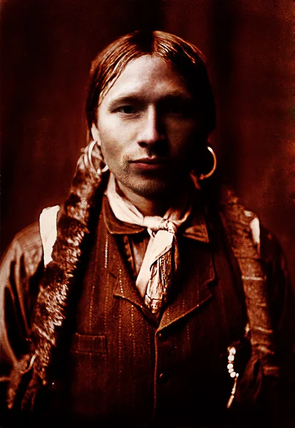 Indiano americano nativo guerreiro homem auto retrato — Fotografia de Stock