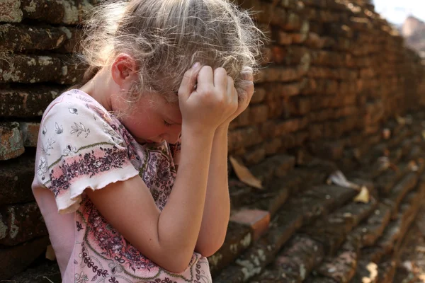 슬픈 어린 소녀 — 스톡 사진