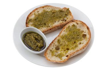 pesto plaka ile ekmek