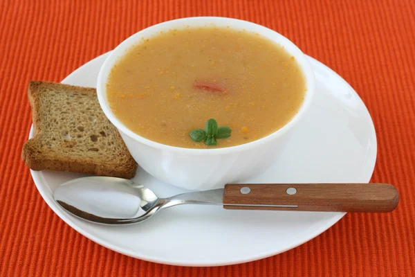 Sup dengan roti panggang — Stok Foto