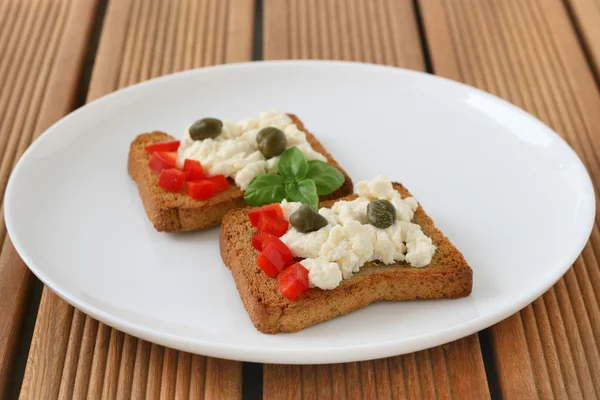 Toasts with cottage cheese — Stock Photo, Image