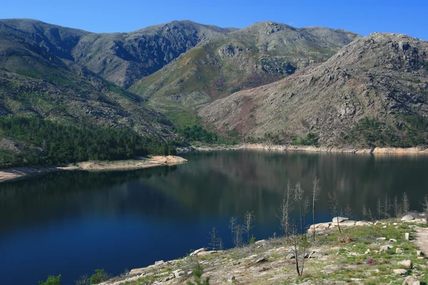 Lake in mountains in Portugal — Stock Photo, Image