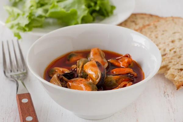 Mussels in the bowl — Stock Photo, Image
