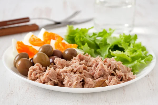 Salada com atum — Fotografia de Stock