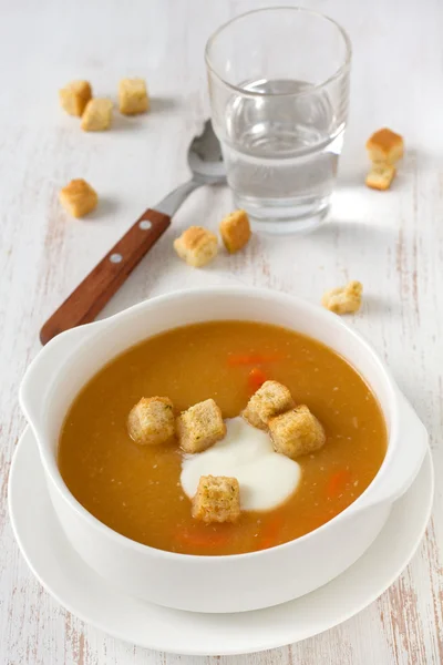 Suppe mit saurer Sahne — Stockfoto