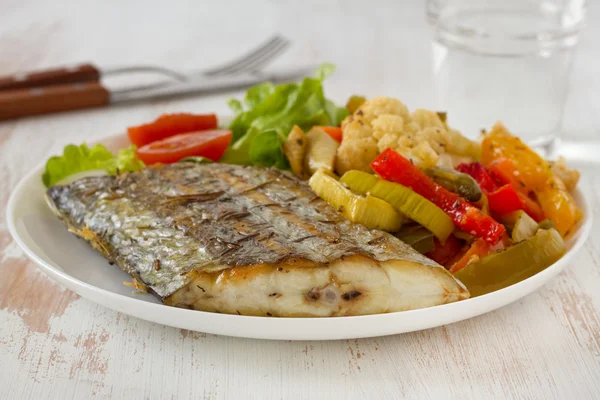 Fried swordfish with vegetables — Stock Photo, Image