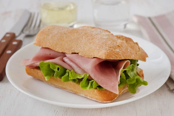 Smörgås med skinka — Stockfoto