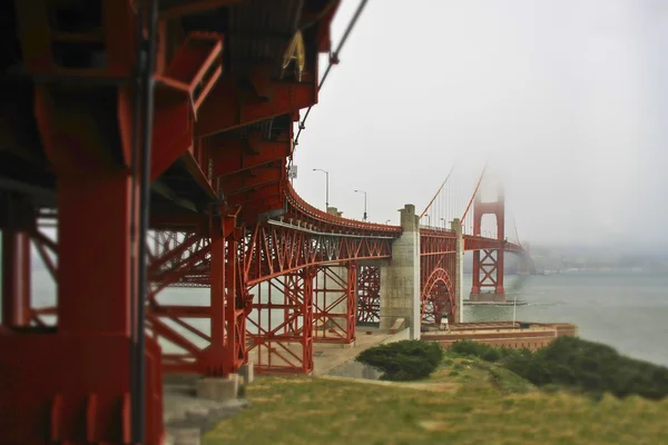 Miniatyyri Golden Gate silta — kuvapankkivalokuva