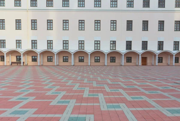 Узор современного двора, стилизованного под классический стиль. Казанский крем — стоковое фото